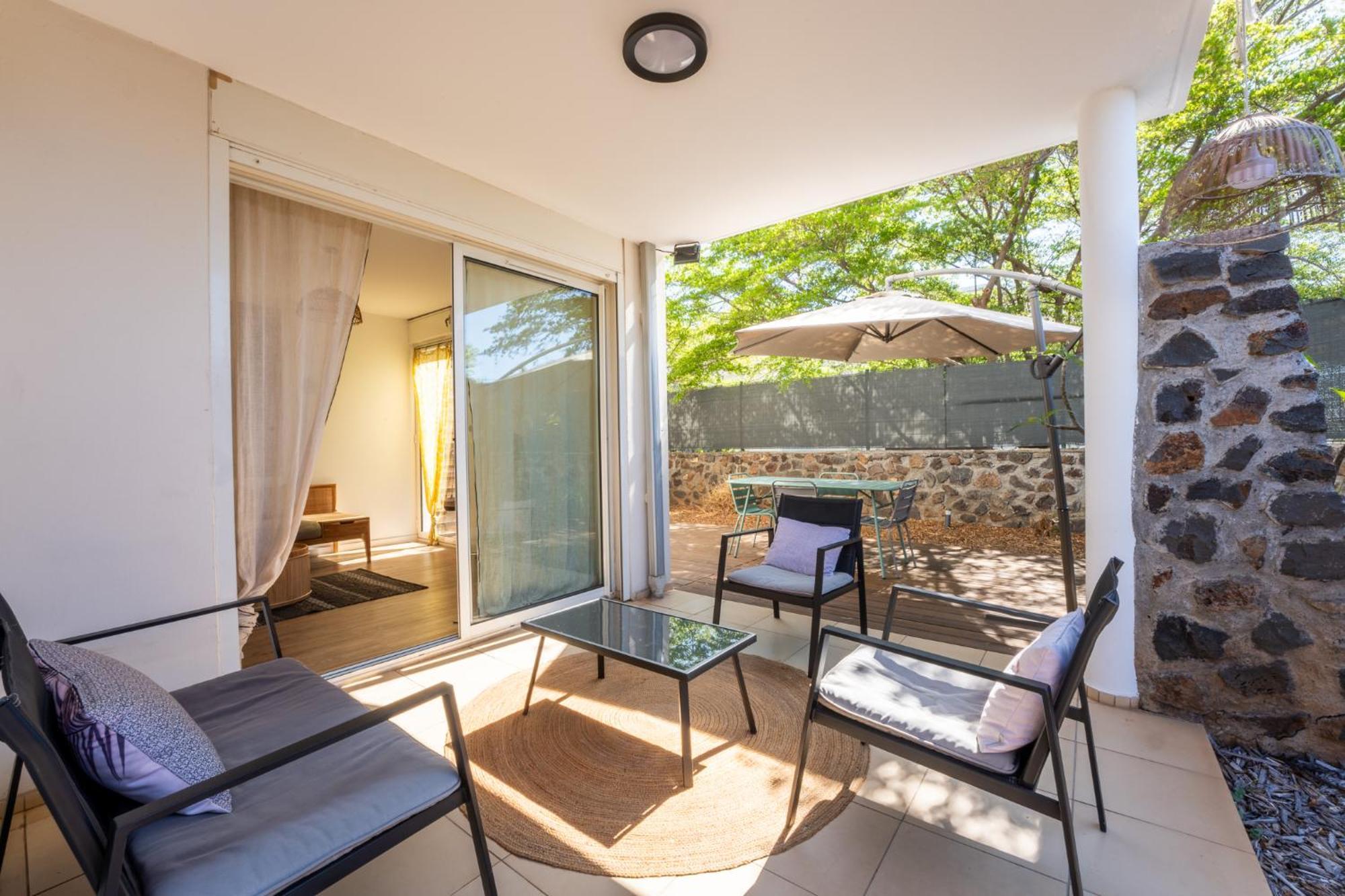 Le Celadon Saint Gilles Les Bains Екстер'єр фото