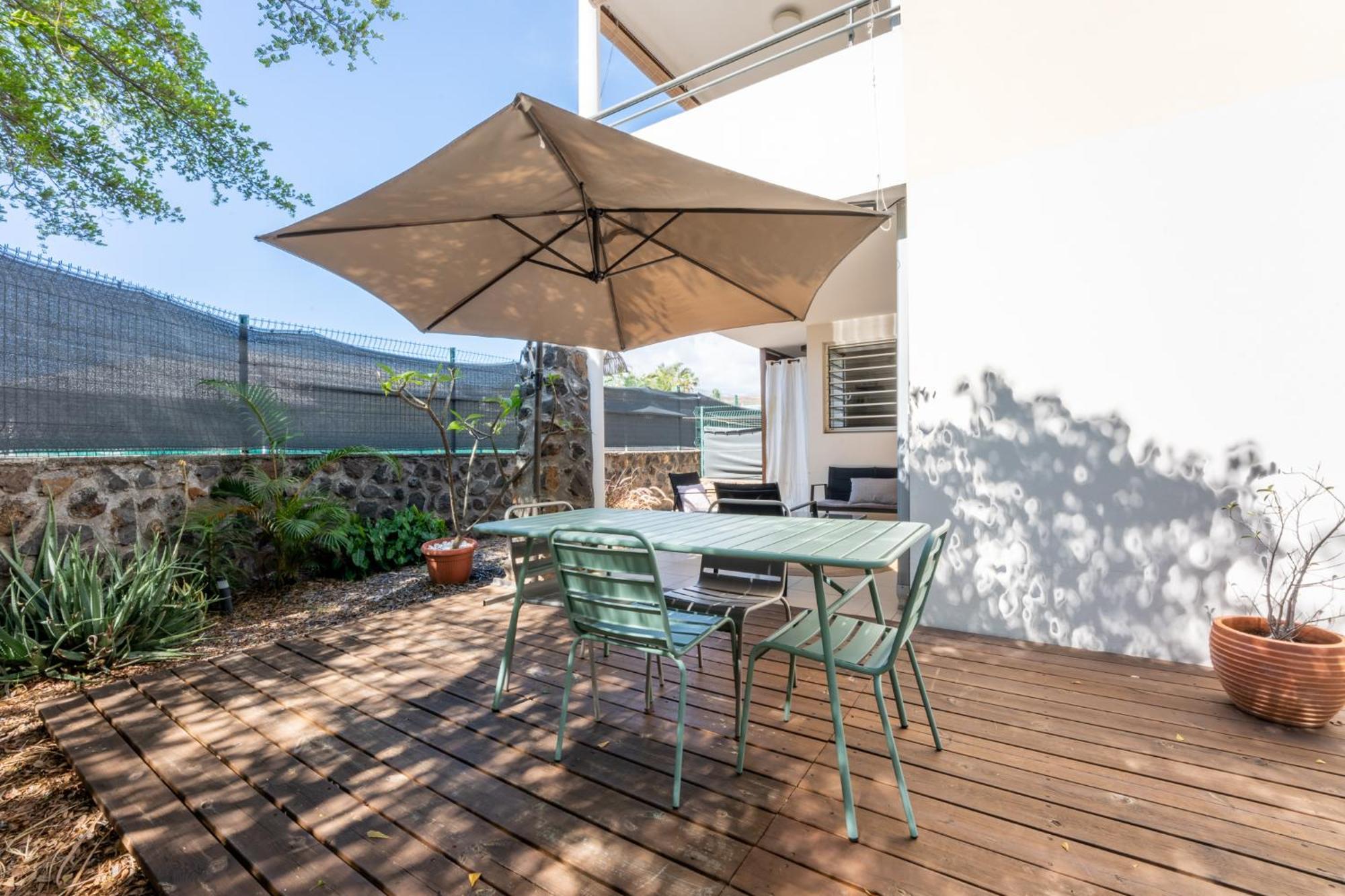 Le Celadon Saint Gilles Les Bains Екстер'єр фото